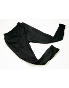 czarne spodnie z krokiem z kieszeniami z przodu