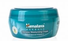 Himalaya Herbals Krem do twarzy i ciała nawilżajšcy z wit.E  150ml